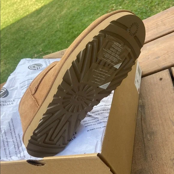 UGG Classic Mini II Chestnut Boots - Picture 3 of 4